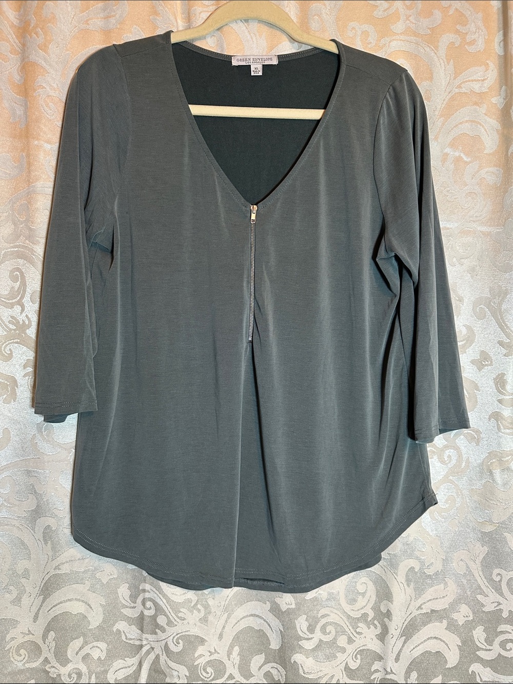 Green Envelope Gray V-Neck Zip-Front Long Sleeve Tee
